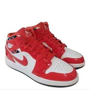Air Jordan 1 Mid SE BARCELONA Chile Red 5Y (GS)‎ EXCELLENT CONDITION